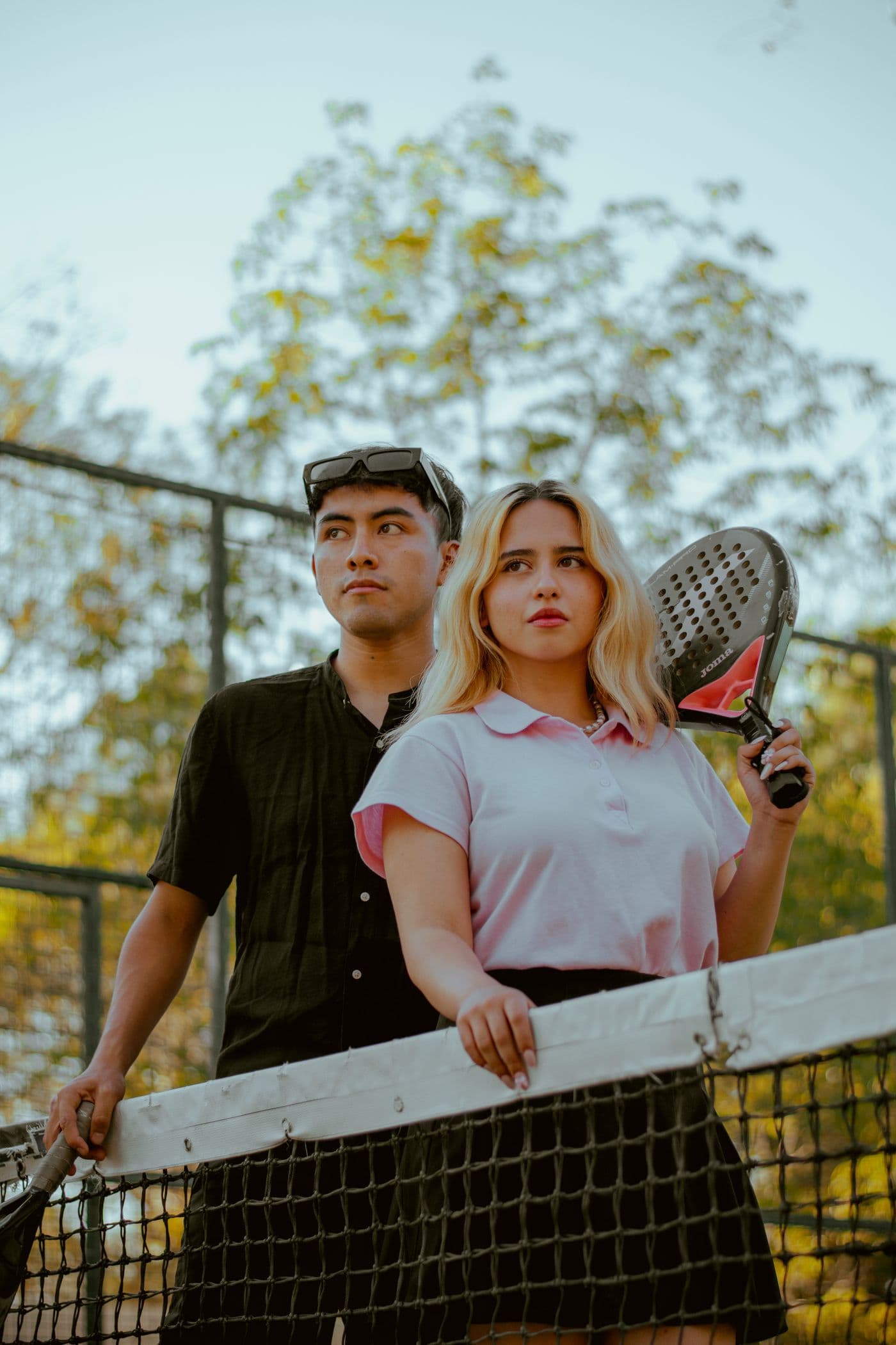 Joueurs de padel sur un court